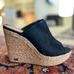 MICHAEL Michael Kors espadrille platform wedge heel slide sandal. Size 9